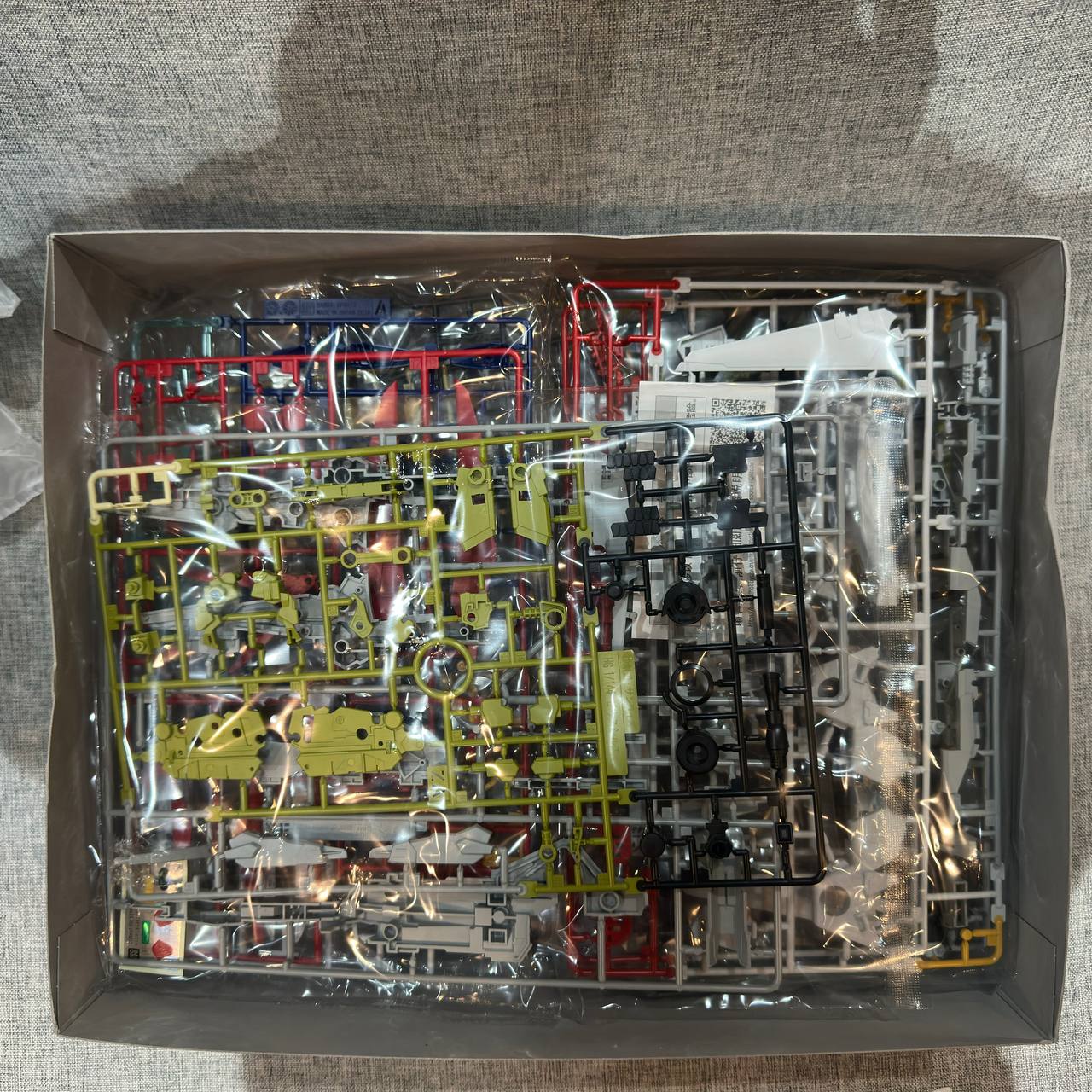 Bandai HG Model Kits 1/144 Destiny Gundam Spec II & Zeus Silhouette