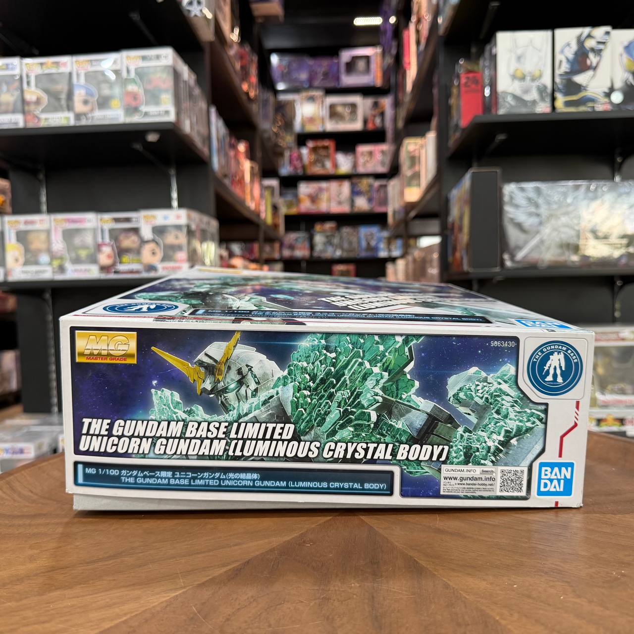 MG 1/100 Gundam Base Limited Unicorn Gundam