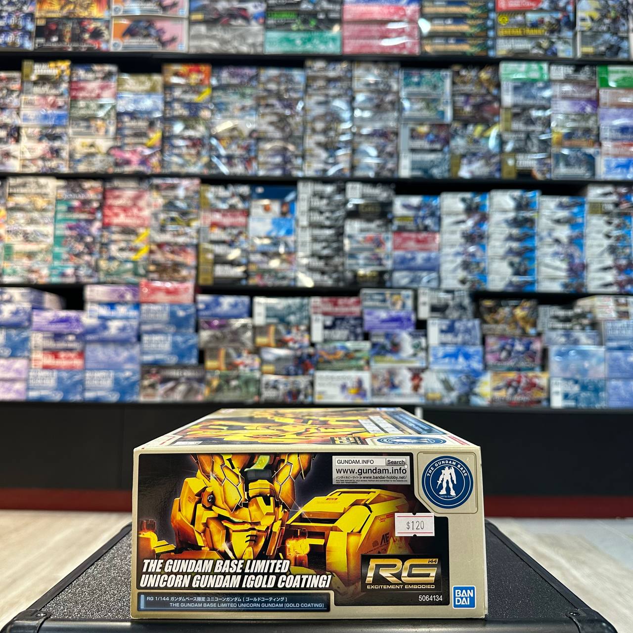 [RG] BANDAI THE GUNDAM BASE LIMITED UNICORN GUNDAM [GOLD COATING] 